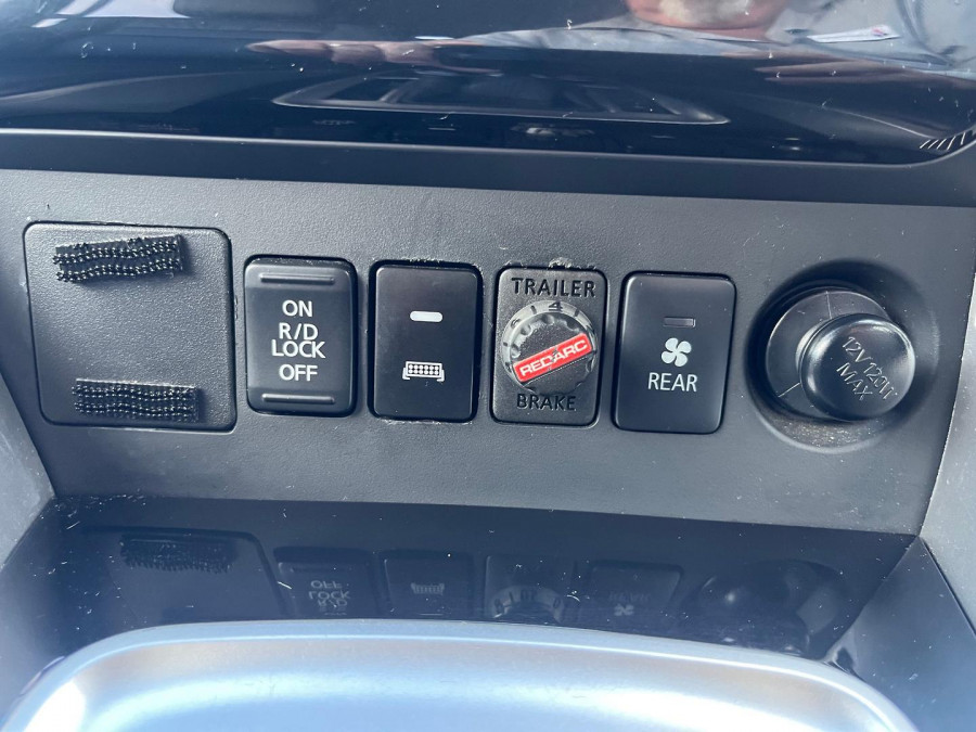 2019 Mitsubishi Pajero Sport QE GLS SUV Image 27