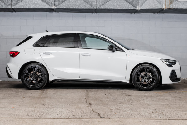 2025 Audi A3 GY TFSI 110kW S line Hatch image 3