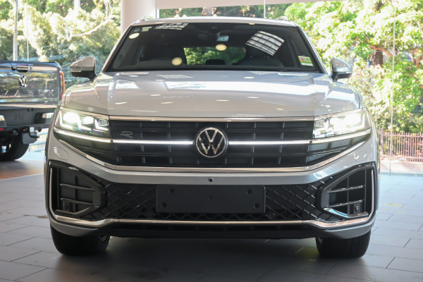 2025 Volkswagen Touareg RC 210TDI R-Line SUV image 4