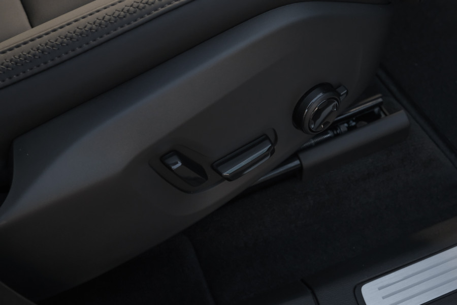 2026 Volvo XC60 UZ Plus B5 Bright SUV Image 15