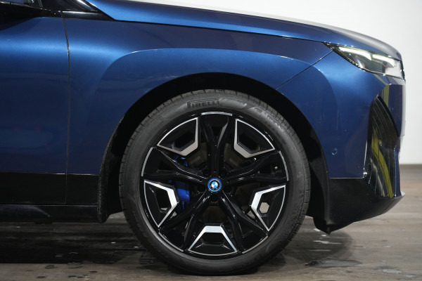 2023 BMW iX xDrive40 Sport SUV image 5