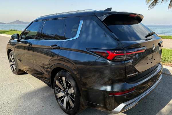 2025 Mitsubishi Outlander ZM Exceed Tourer SUV Image 4