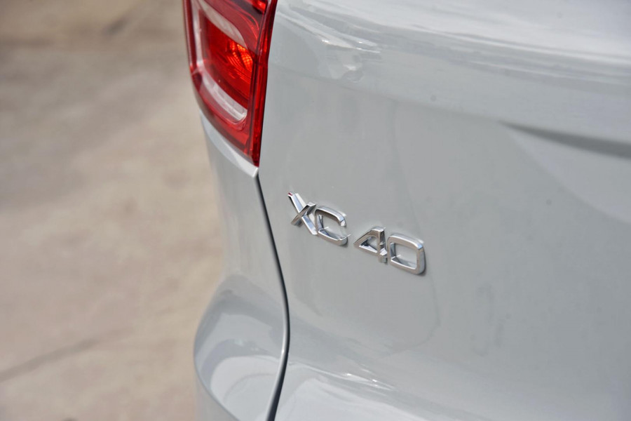 2024 MY25 Volvo XC40 XZ Ultra B4 Bright SUV Image 21