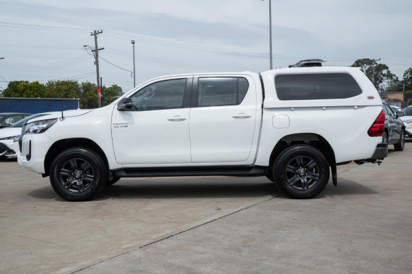 2023 Toyota HiLux GUN126R SR Cab Chassis Image 3