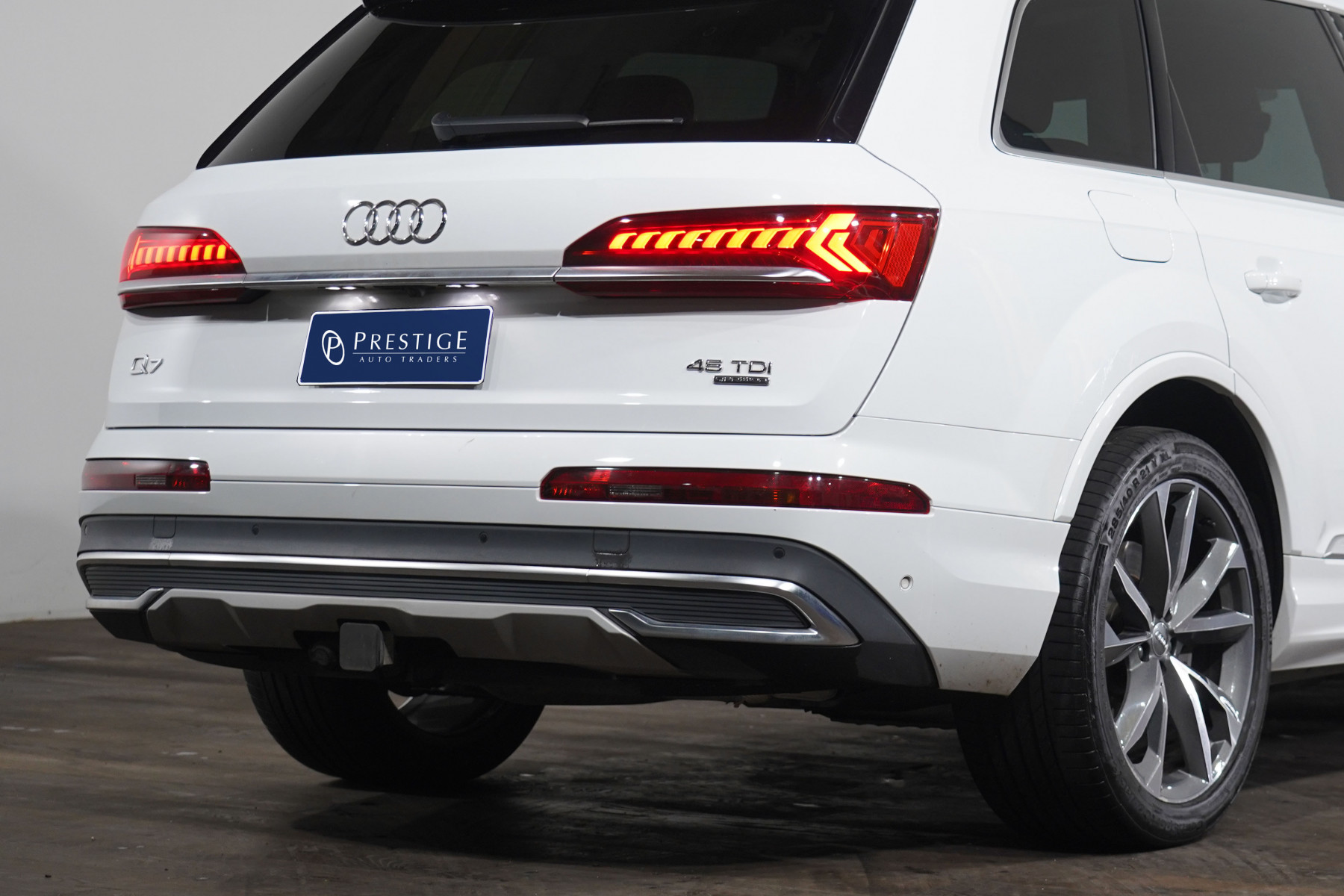 2020 Audi Q7 45 Tdi Quattro SUV Image 8