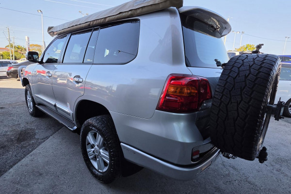 2012 MY10 Toyota LandCruiser VDJ200R Sahara SUV Image 11