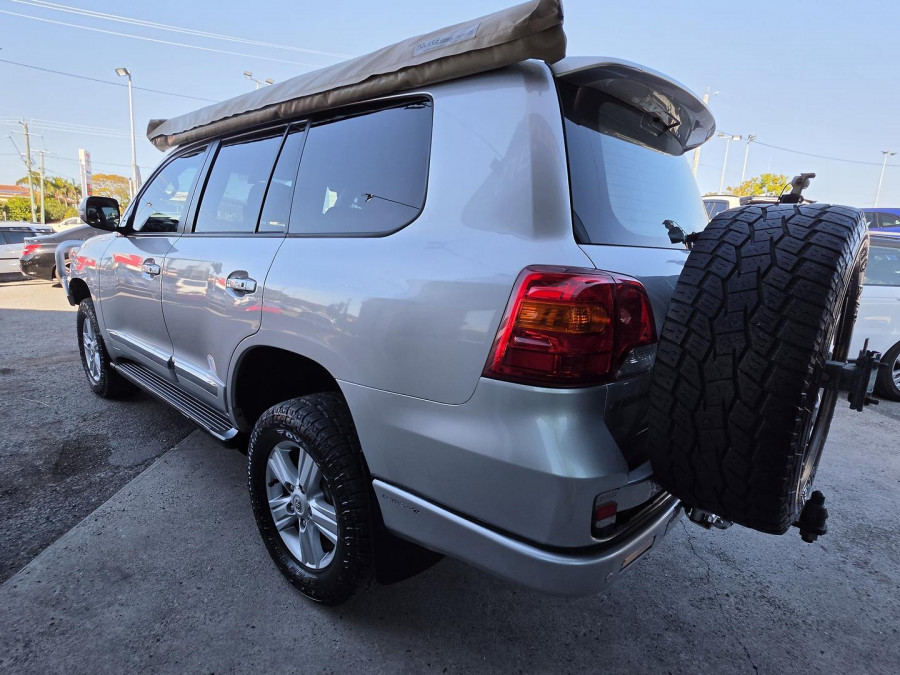 2012 MY10 Toyota LandCruiser VDJ200R Sahara SUV Image 11