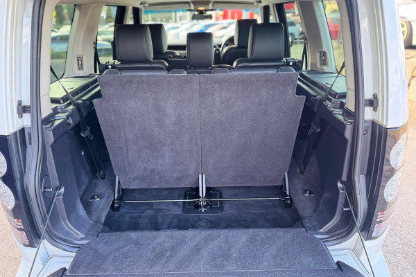 2015 Land Rover Discovery Series 4 SDV6 HSE SUV Image 17