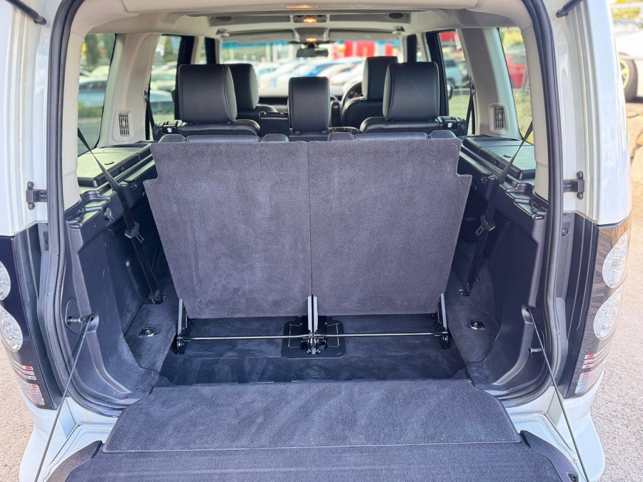 2015 Land Rover Discovery Series 4 SDV6 HSE SUV Image 17