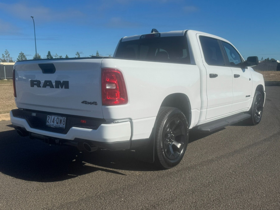 2026 Ram 1500 Express Ute Image 3