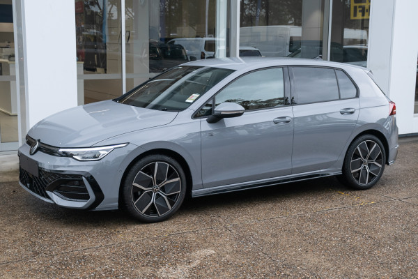 2025 Volkswagen Golf 8.5 110TSI R-Line Hatch Image 3