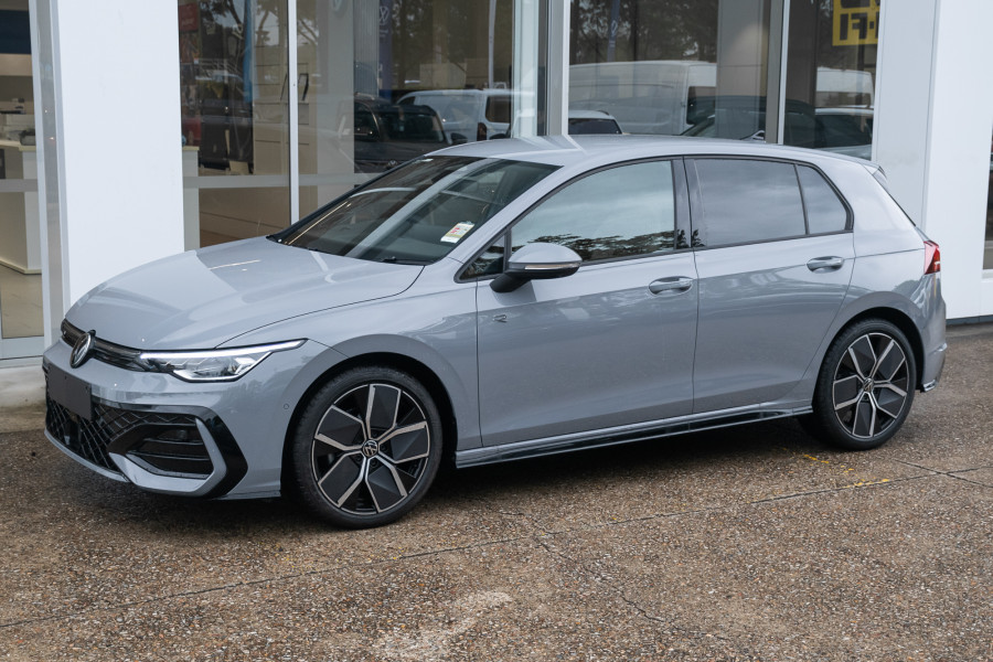 2025 Volkswagen Golf 8.5 110TSI R-Line Hatch Image 3