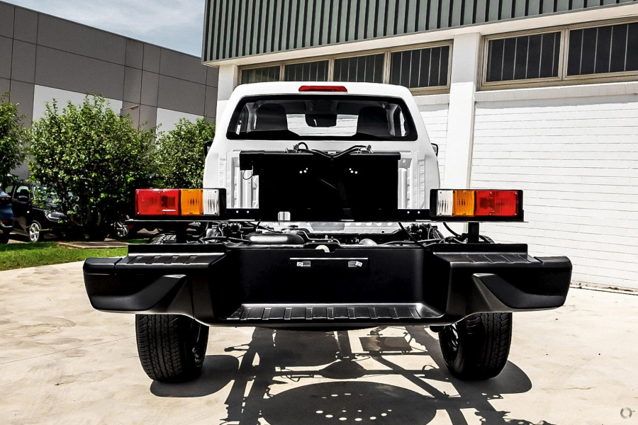2026 MY25.5 Isuzu D-MAX RG SX High Ride Cab Chassis Image 3