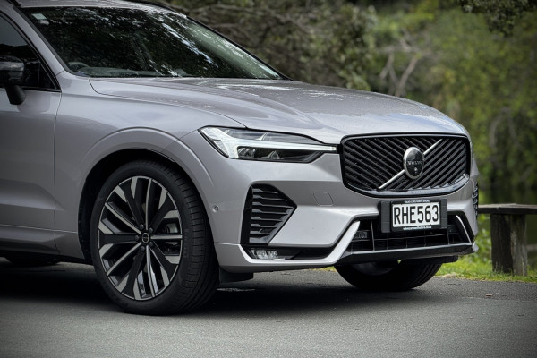 2025 Volvo XC60 UZ Ultra B5 Dark SUV Image 7