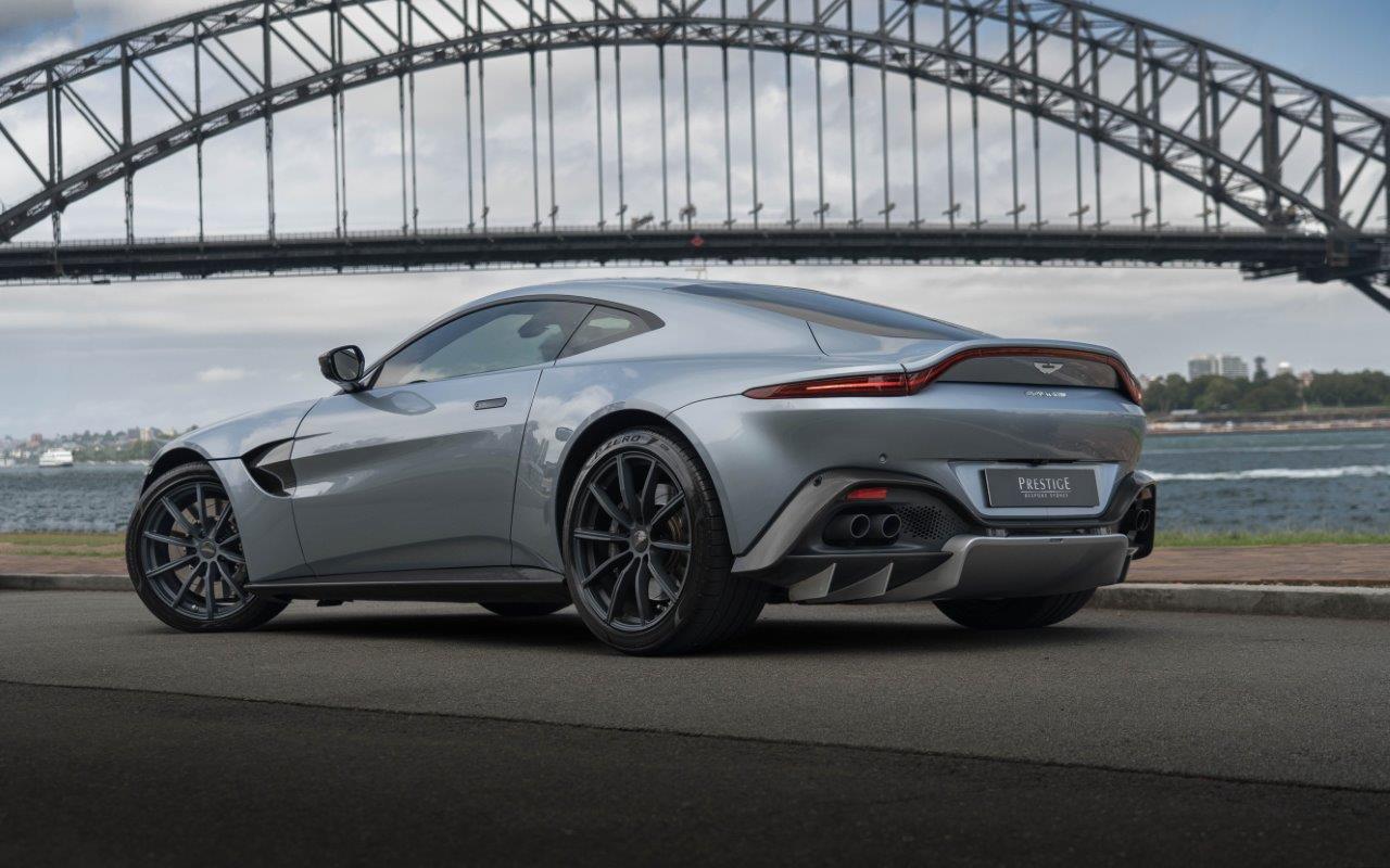 2019 Aston Martin Vantage Coupe Image 2