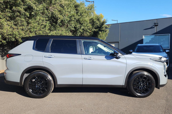 2025 Mitsubishi Outlander ZM LS SUV Image 8