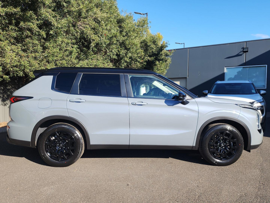 2025 Mitsubishi Outlander ZM LS SUV Image 8