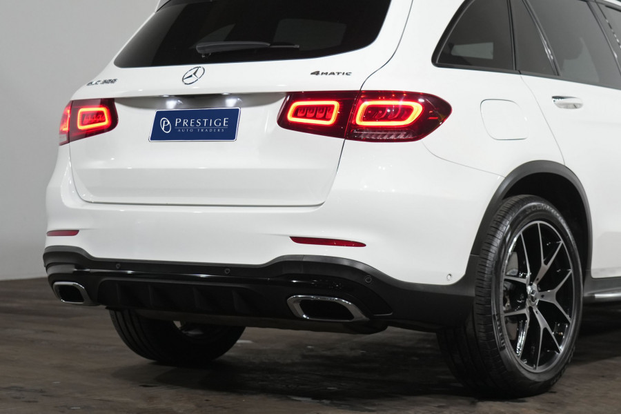2022 Mercedes-Benz GLC-Class GLC300 SUV Image 8