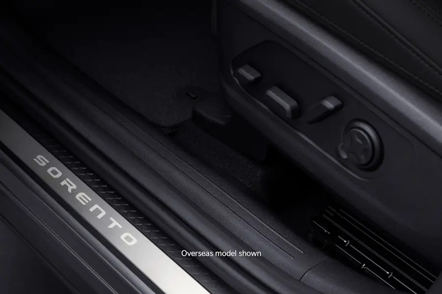 Power seats with lumbar support & cushion extension