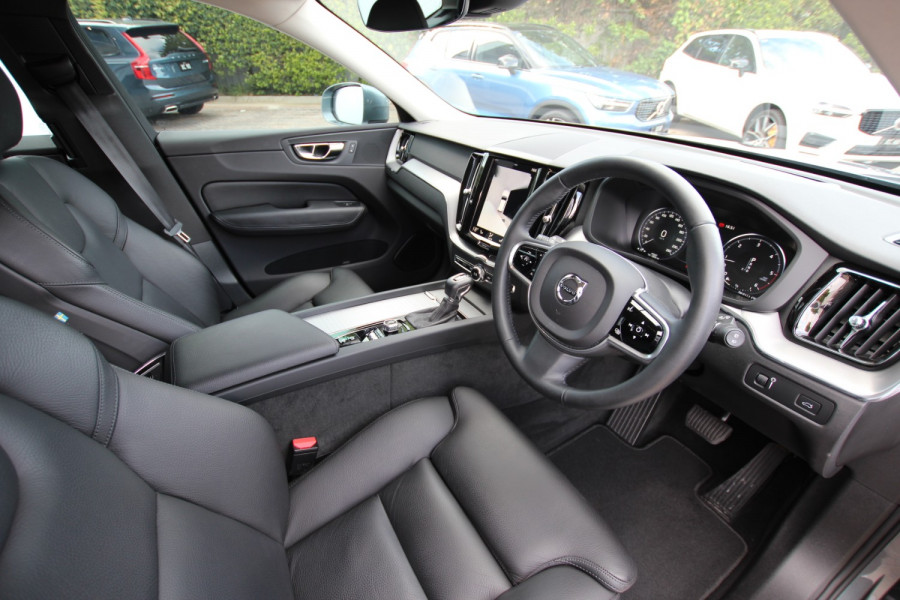 2017 MY18 Volvo XC60 UZ MY18 D4 Suv Image 10