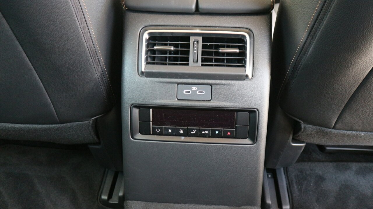 2024 Mazda CX-80 KL D50e Touring SUV Image 21