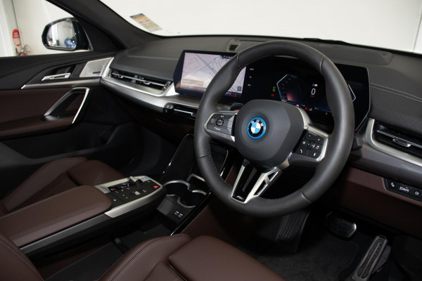 2024 BMW iX2 U10 eDrive20 M Sport SUV image 6