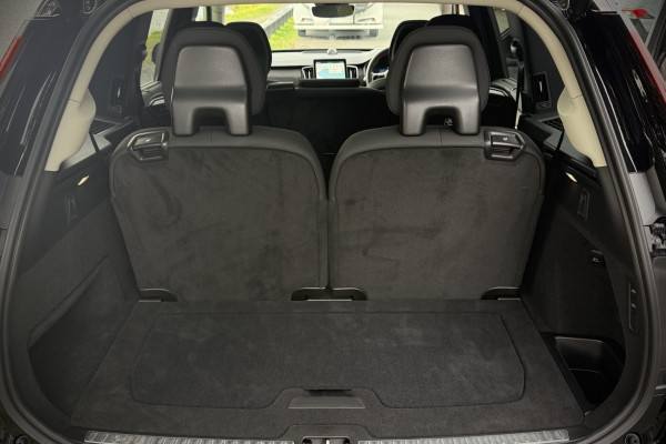 2026 Volvo XC90 L Series Ultra B5 Bright SUV Image 8