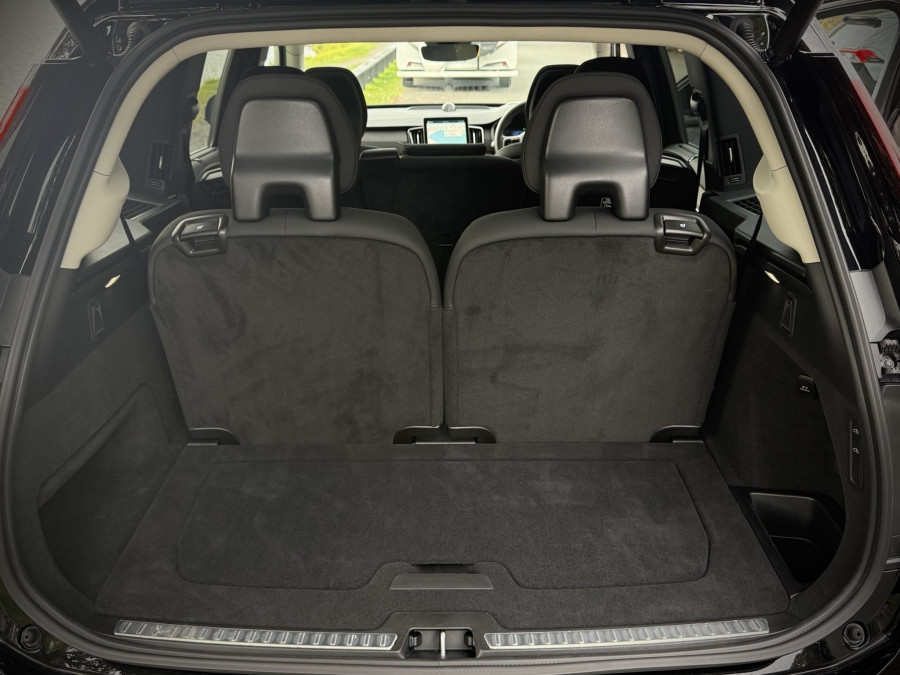 2026 Volvo XC90 L Series Ultra B5 Bright SUV Image 8