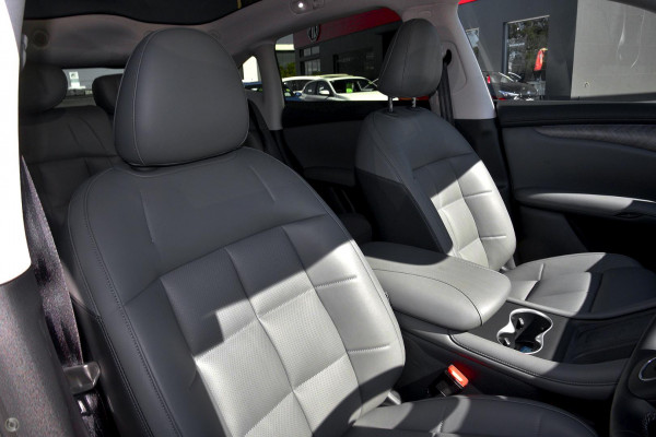 2026 MY25 MG IM6 S12L Platinum SUV Image 5