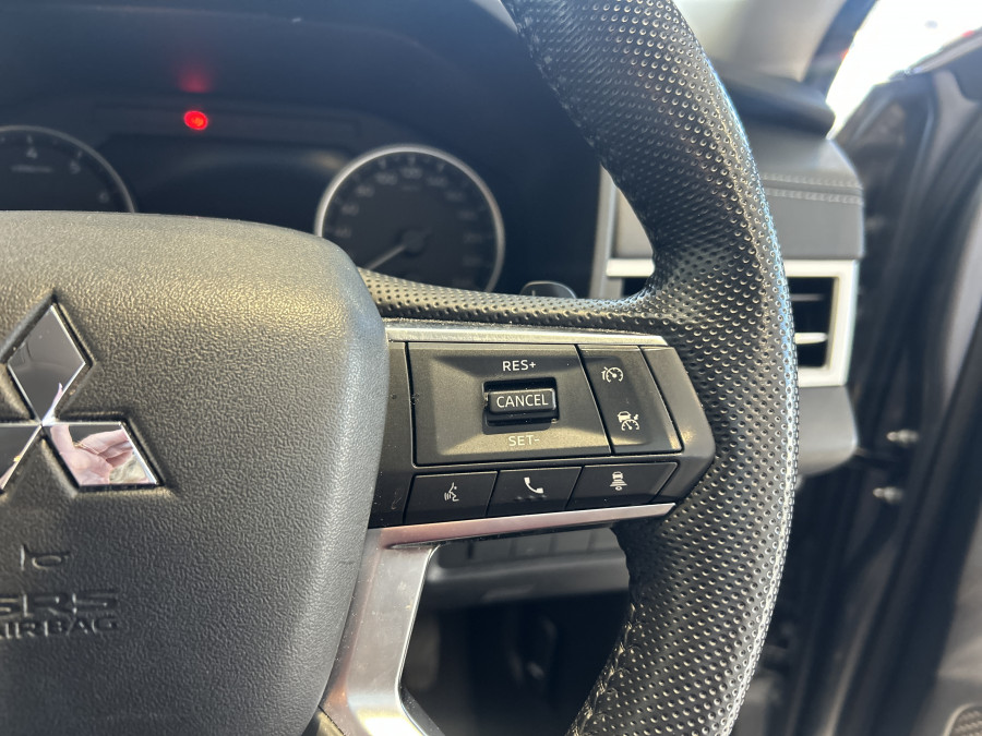 2023 Mitsubishi Outlander ZM LS SUV Image 12