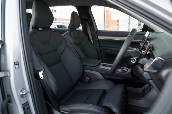 2025 Volvo EX90 No Series Plus Twin Motor SUV Image 16