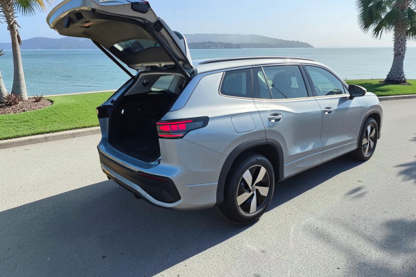 2025 Volkswagen Tayron R4 110TSI Life SUV Image 8