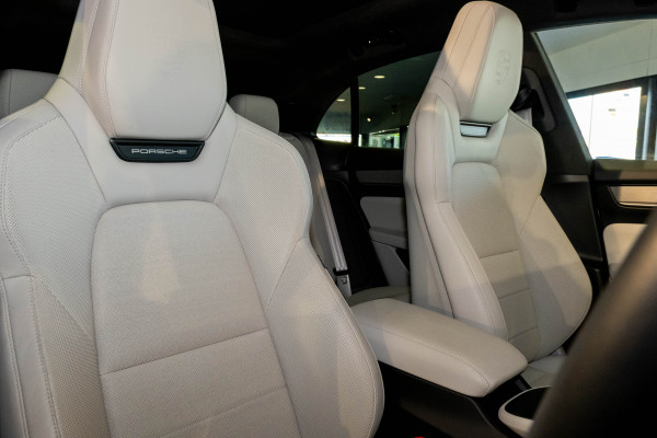 2024 MY25 Porsche Macan SUV