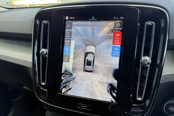 2026 Volvo XC40 XZ Ultra B4 Bright SUV Image 19