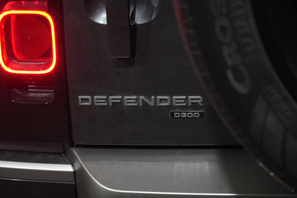 2022 Land Rover Defender L663 110 D300 X-Dynamic HSE SUV Image 9