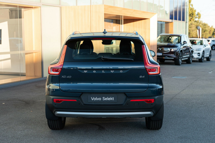 2025 Volvo XC40 XZ Plus B4 SUV Image 7
