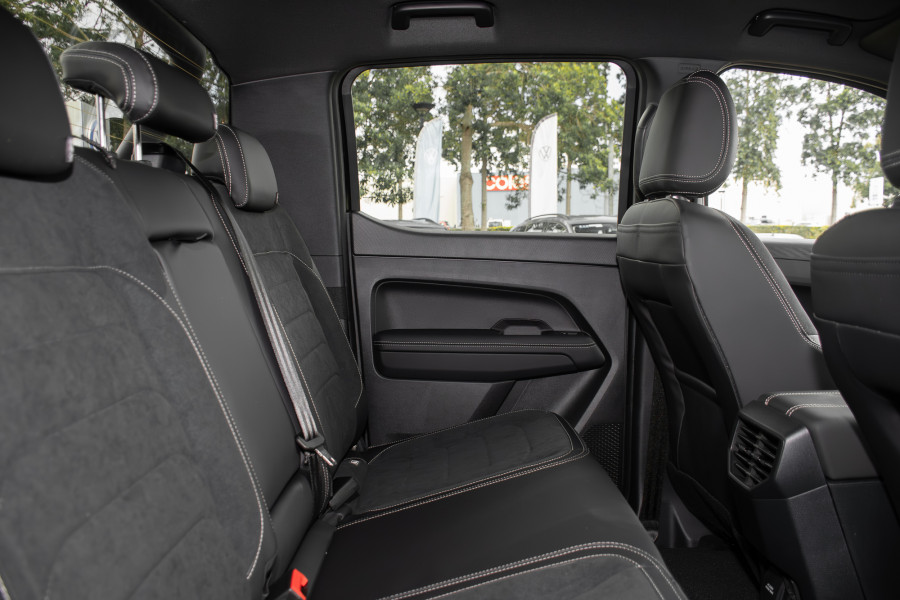 2026 Volkswagen Amarok NF Dark Label Ute Image 8