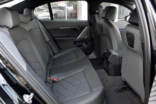 2025 BMW 5 Series G60 540d xDrive Sedan image 5