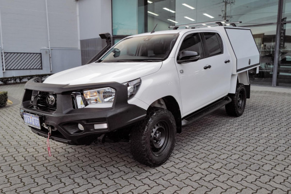 2019 Toyota HiLux GUN126R SR Cab Chassis Image 3