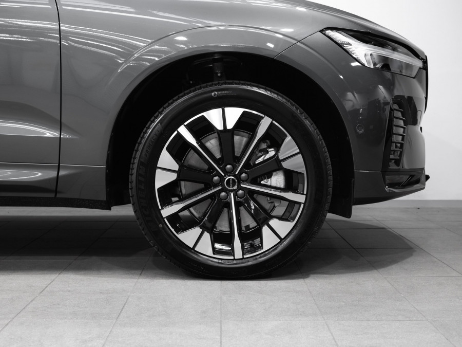 2026 Volvo XC60 UZ B5 Ultra Dark 2L Petrol Hybrid AWD SUV Image 4