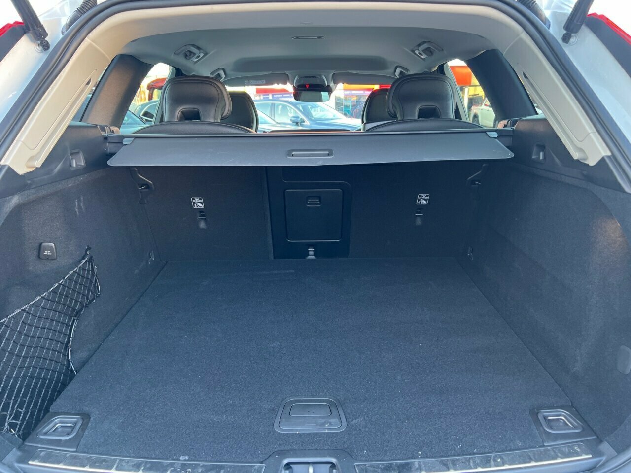 2019 Volvo XC60 UZ MY19 D4 AWD Momentum SUV Image 17