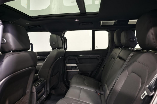 2022 MY23.5 Land Rover Defender L663 110 D300 SE SUV Image 5