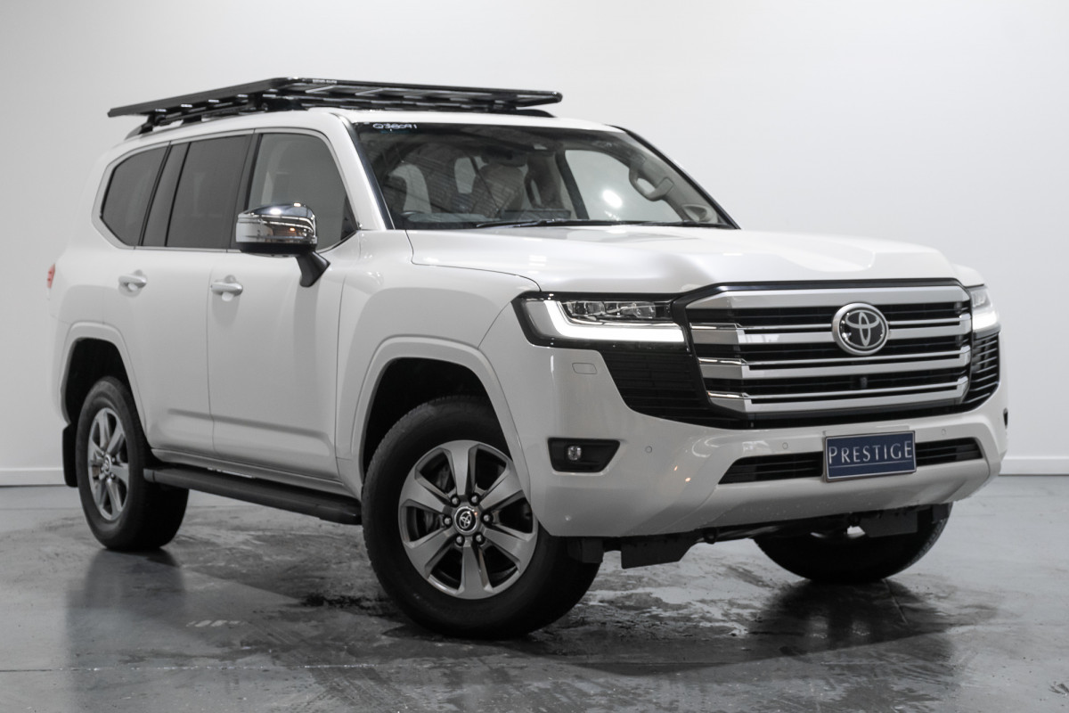 2023 Toyota LandCruiser Sahara SUV