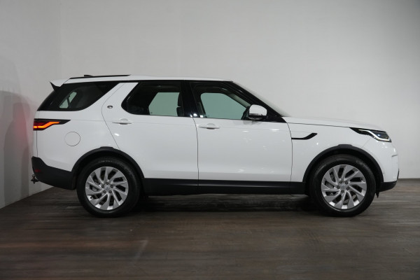 2023 Land Rover Discovery Series 5 D300 S SUV Image 3
