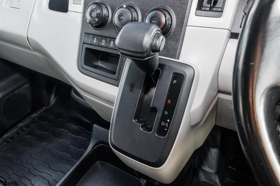2022 Toyota HiAce GDH300R  Van Image 18