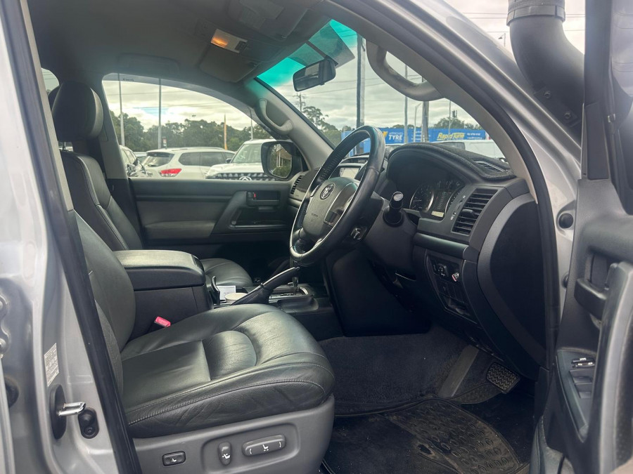 2011 MY10 Toyota LandCruiser VDJ200R GXL SUV Image 16
