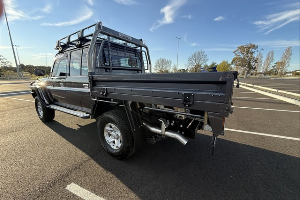 2022 Toyota LandCruiser VDJ79R GXL Cab Chassis Image 6