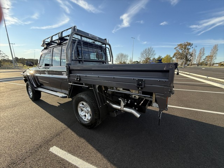 2022 Toyota LandCruiser VDJ79R GXL Cab Chassis Image 6
