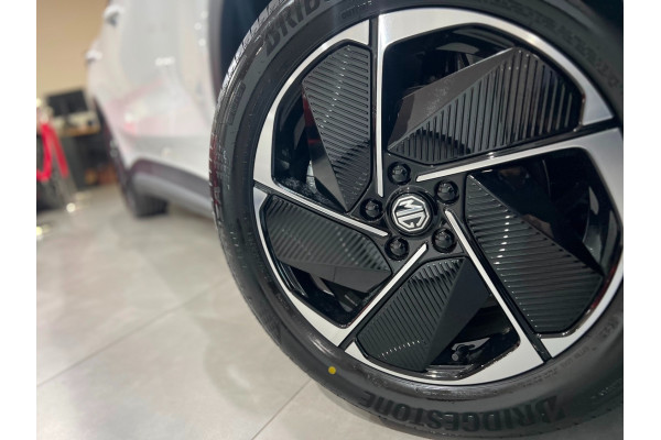 2025 MG MGS5 EV ZS3EM Essence 49 SUV Image 5