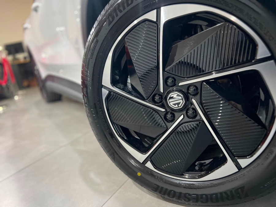 2025 MG MGS5 EV ZS3EM Essence 49 SUV Image 5